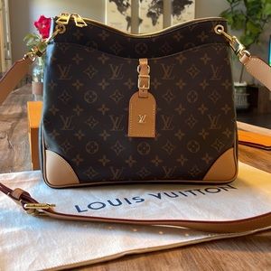 AUTHENTIC Louis Vuitton Odeon MM in perfect condition!